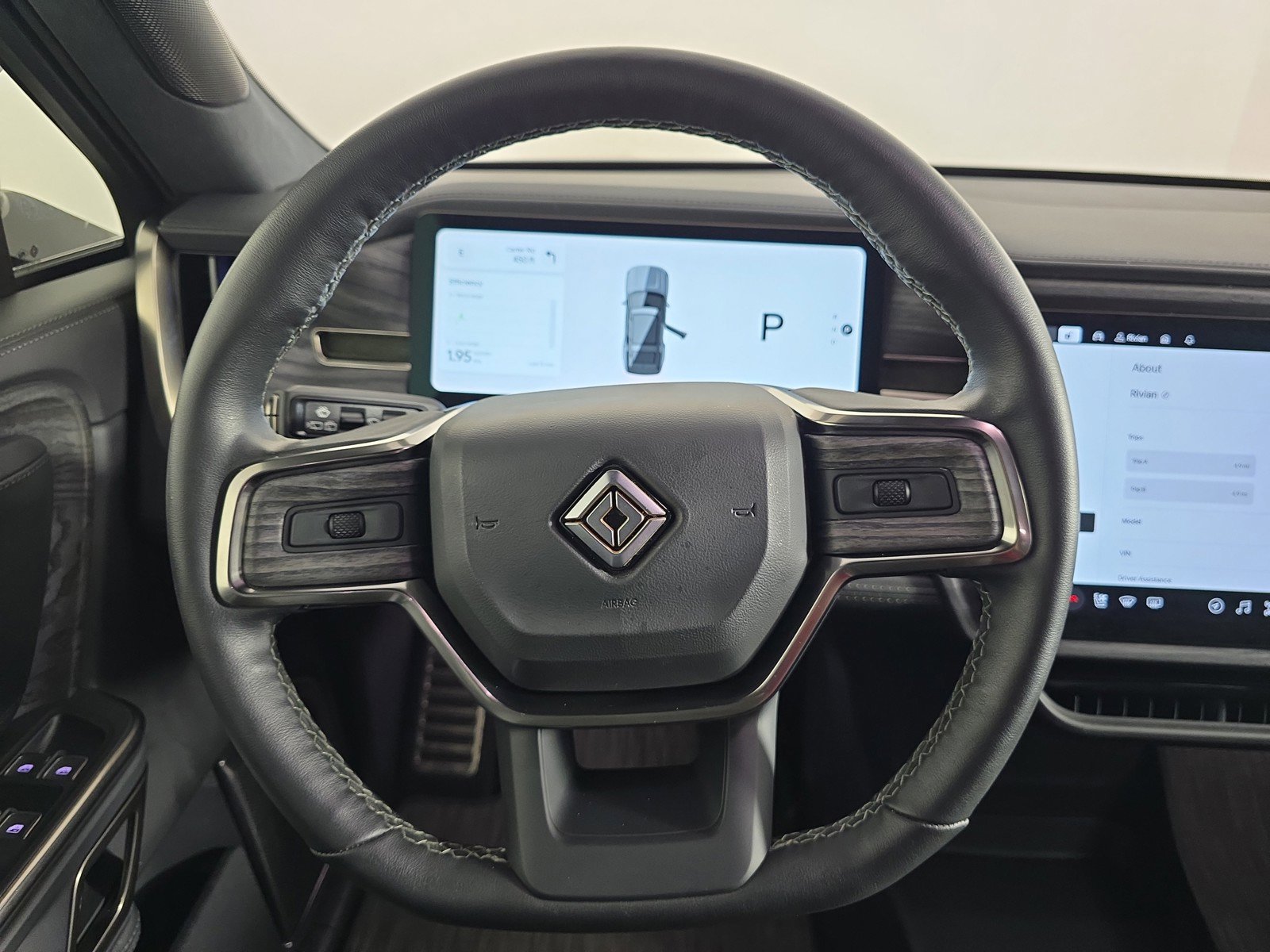 Used 2023 Rivian R1S Adventure image 28