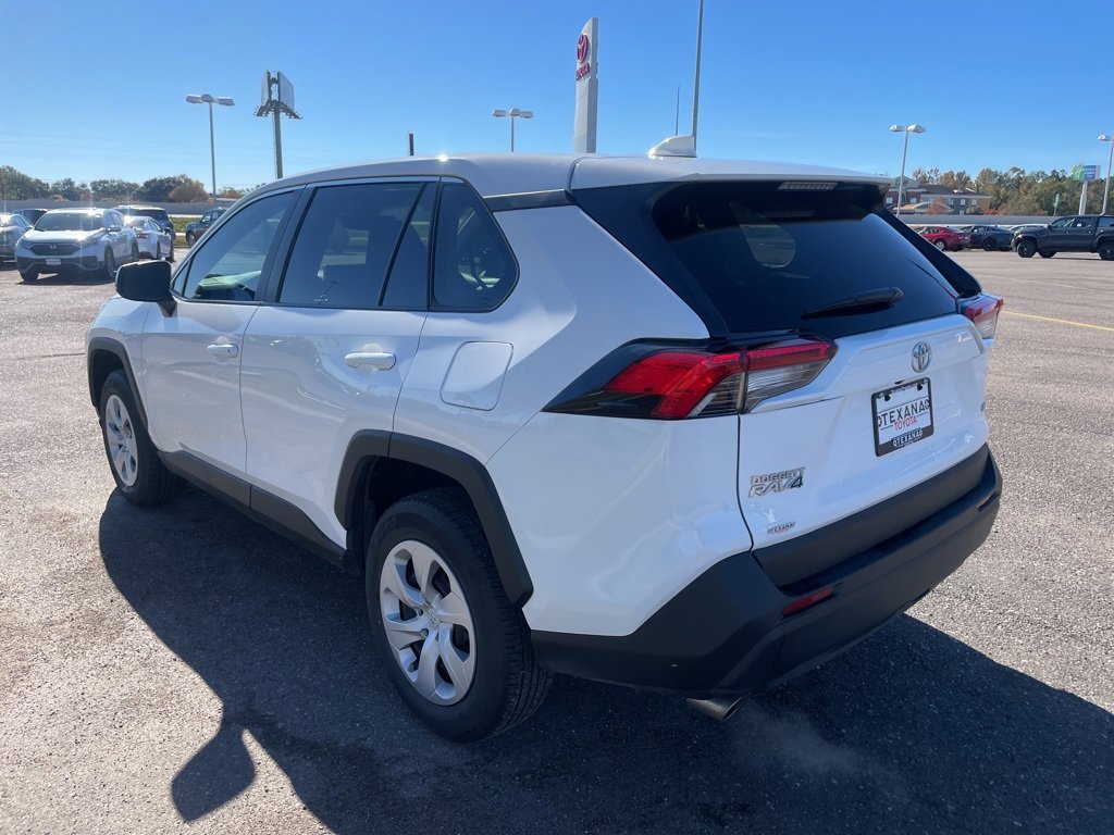 Used 2024 Toyota RAV4 LE image 5