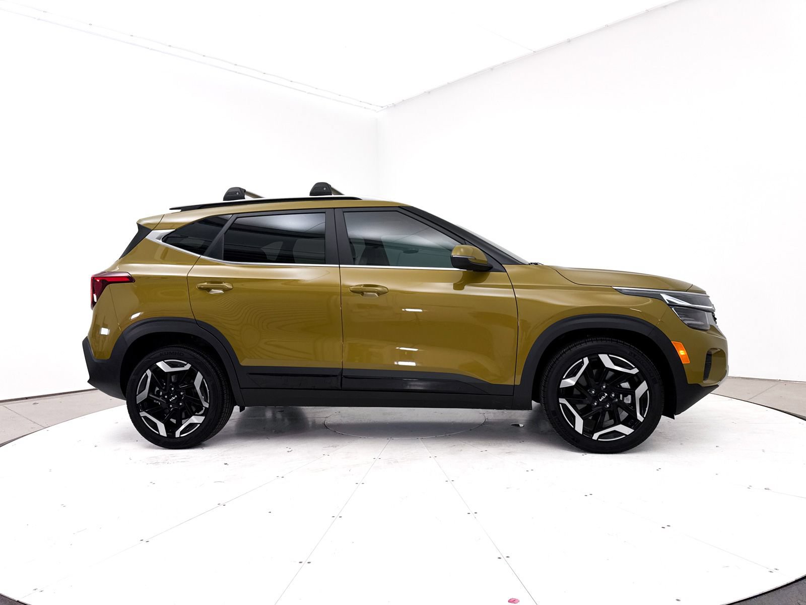 Certified 2024 Kia Seltos SX w/ SX Sunroof Package AWD/4WD image 41