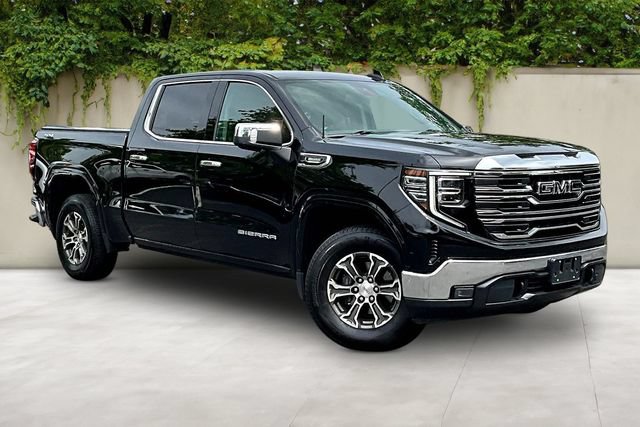 Used 2022 GMC Sierra 1500 SLT w/ SLT Convenience Package AWD/4WD image 3