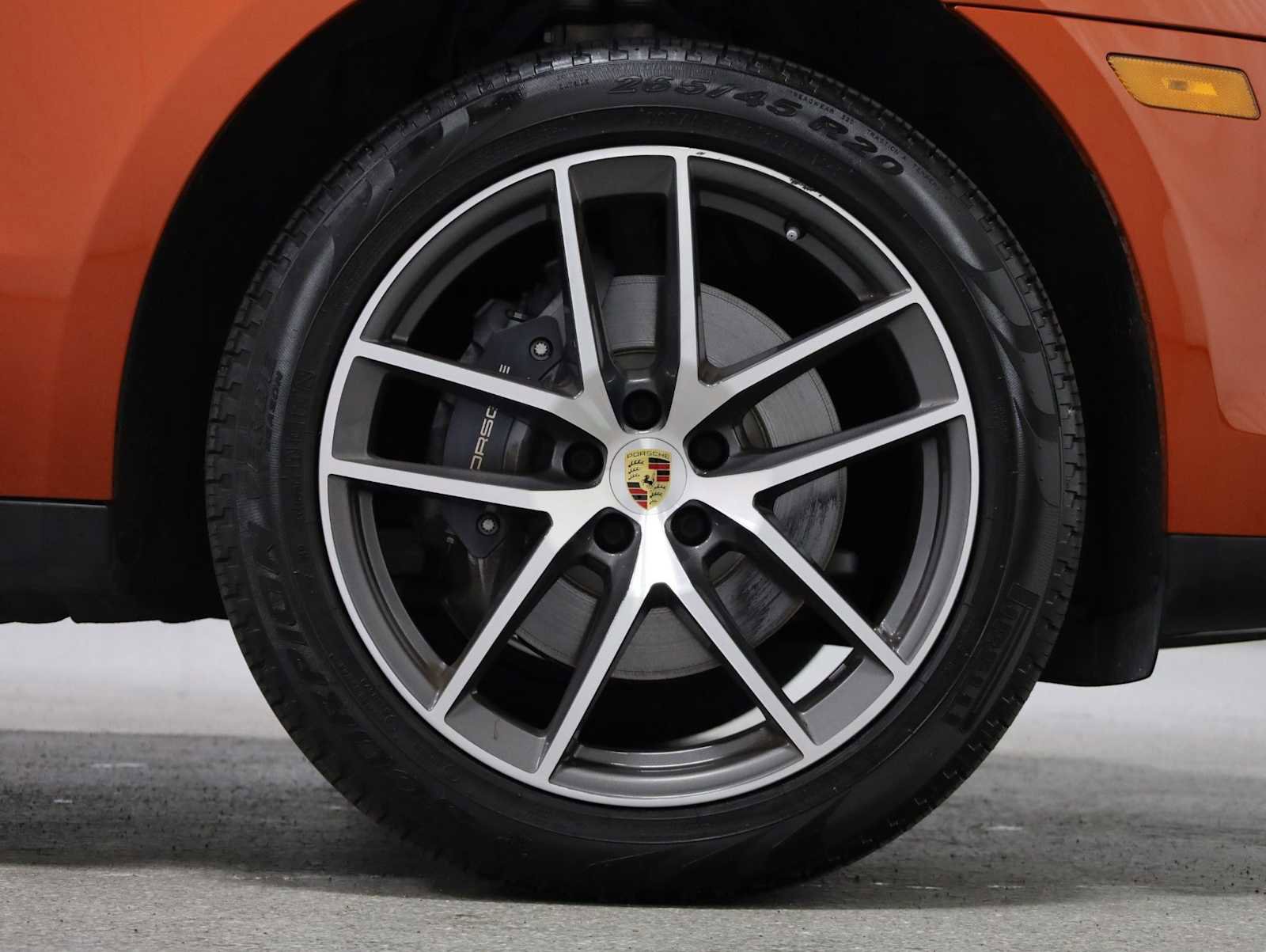 Certified 2022 Porsche Macan AWD/4WD image 12