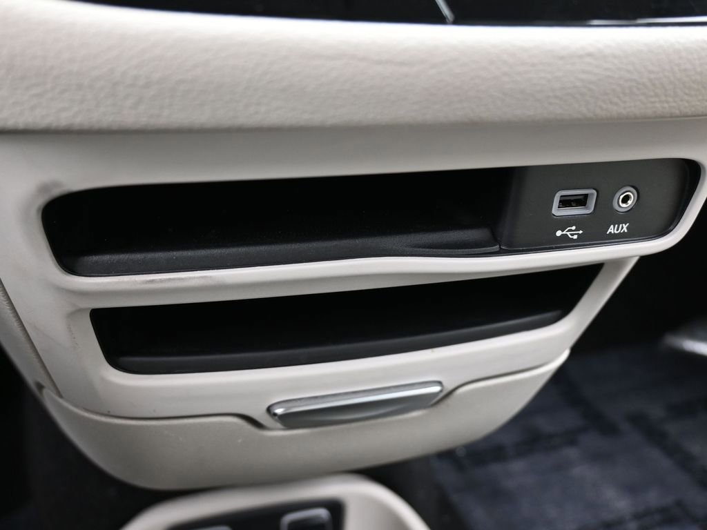 Used 2019 Chrysler Pacifica Limited image 26