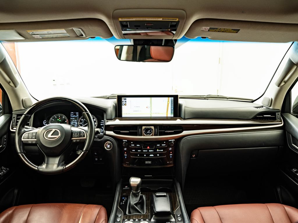 Certified 2021 Lexus LX 570 4WD w/ Luxury Package image 4