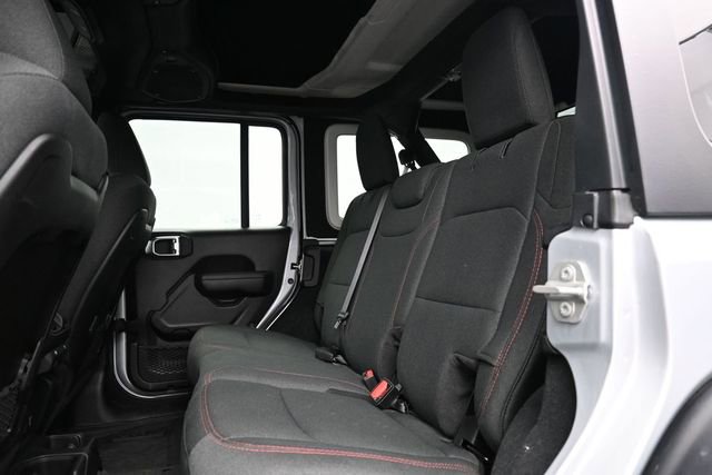 Used 2024 Jeep Wrangler Unlimited Rubicon w/ Technology Group AWD/4WD image 19