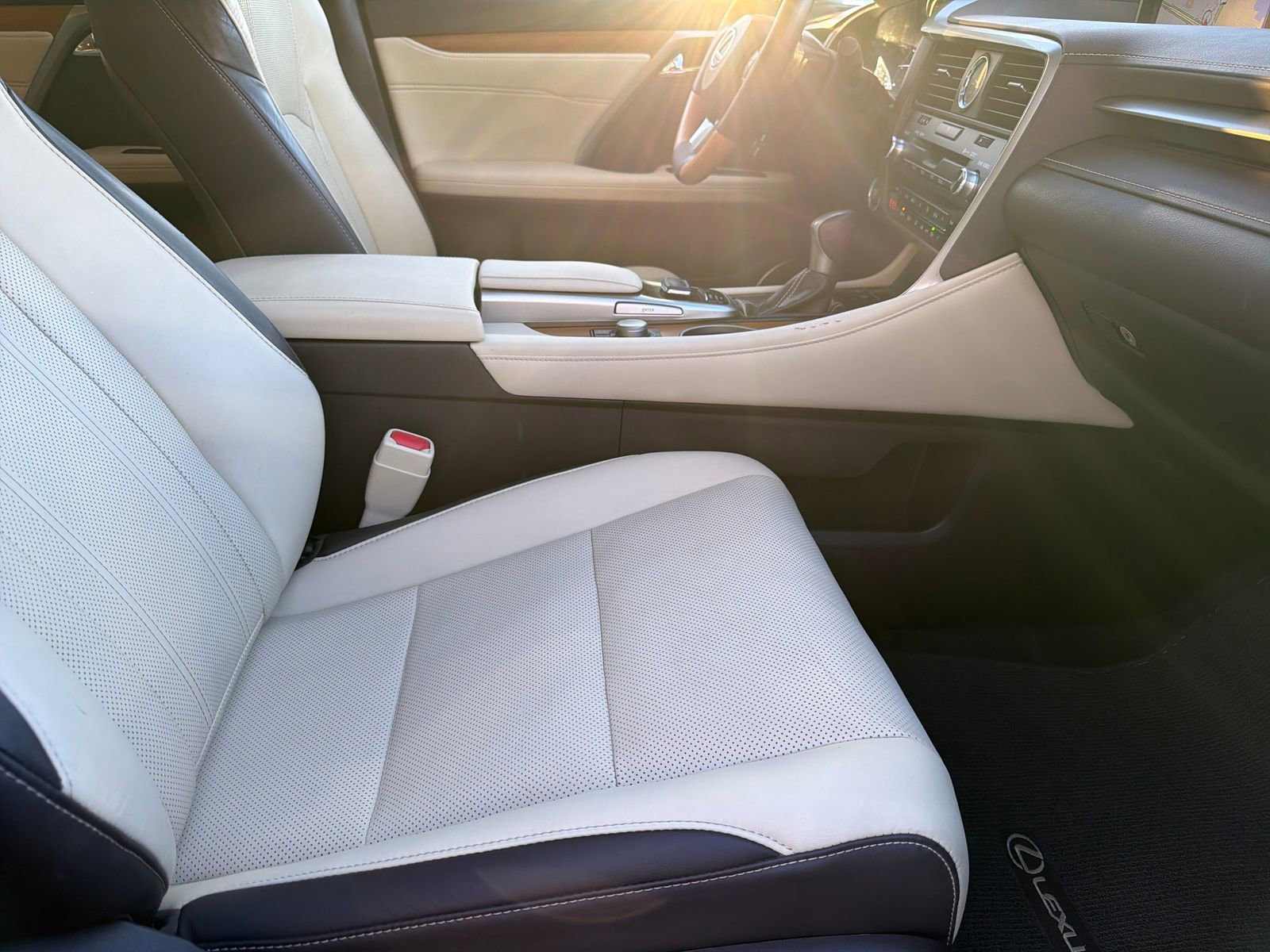 Used 2017 Lexus RX 350 AWD w/ Premium Package image 40