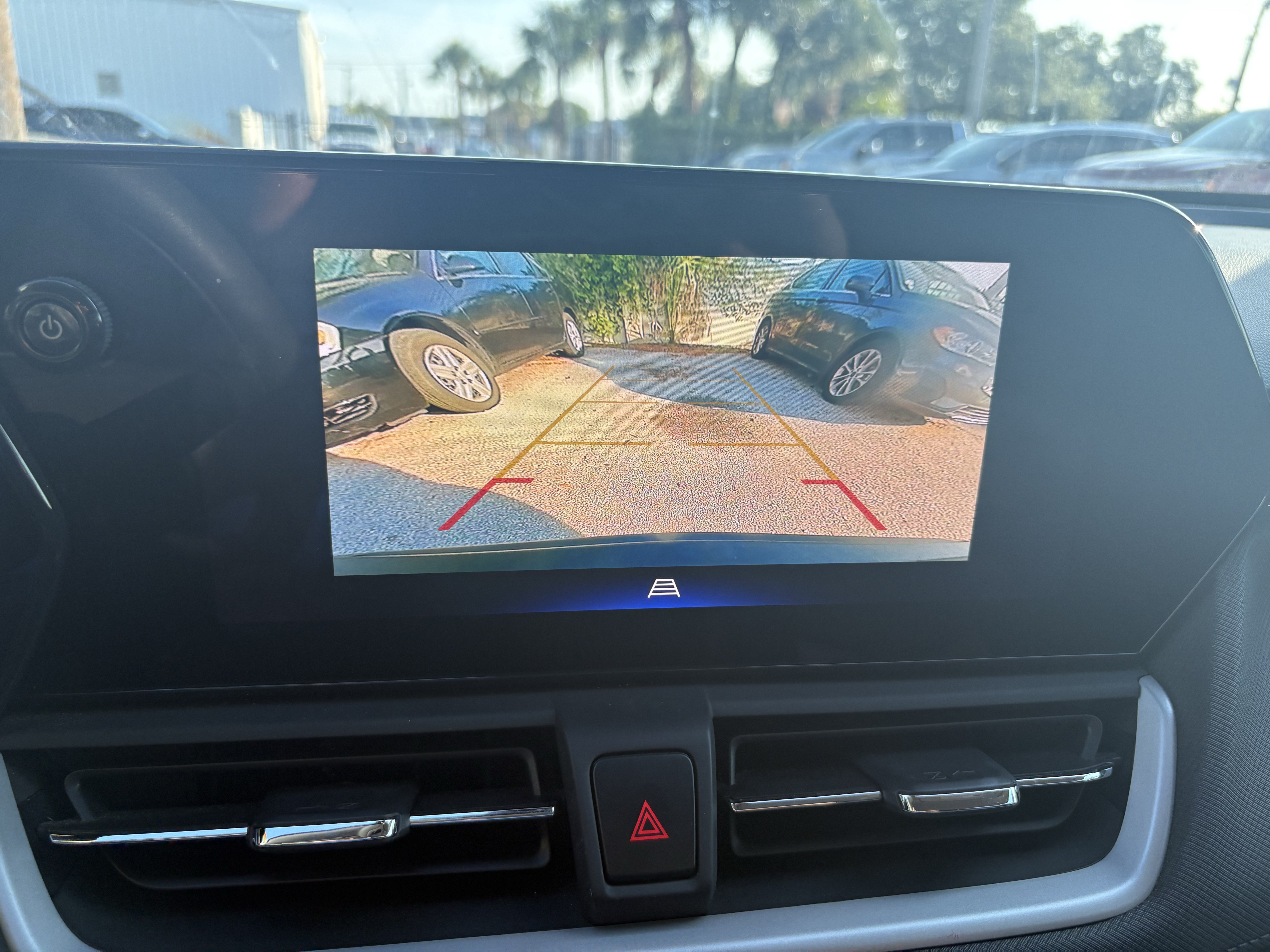 Used 2024 Chevrolet TrailBlazer LS w/ LS Convenience Package FWD image 12