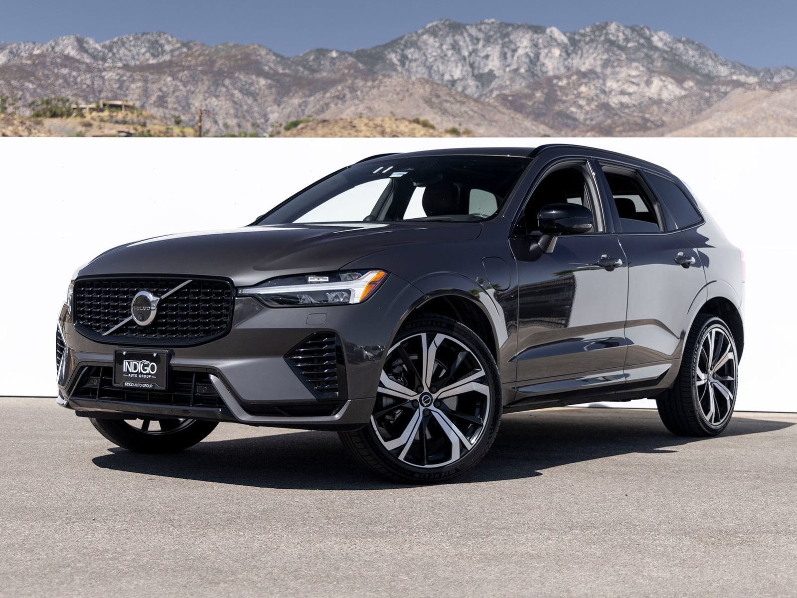 Used 2022 Volvo XC60 T8 R-Design w/ Advanced Package AWD/4WD video 1