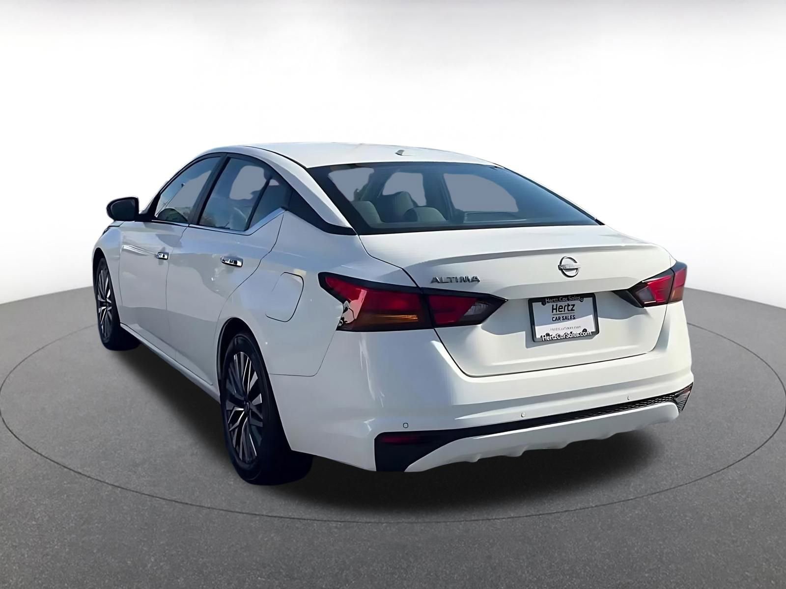 Used 2025 Nissan Altima 2.5 SV image 11