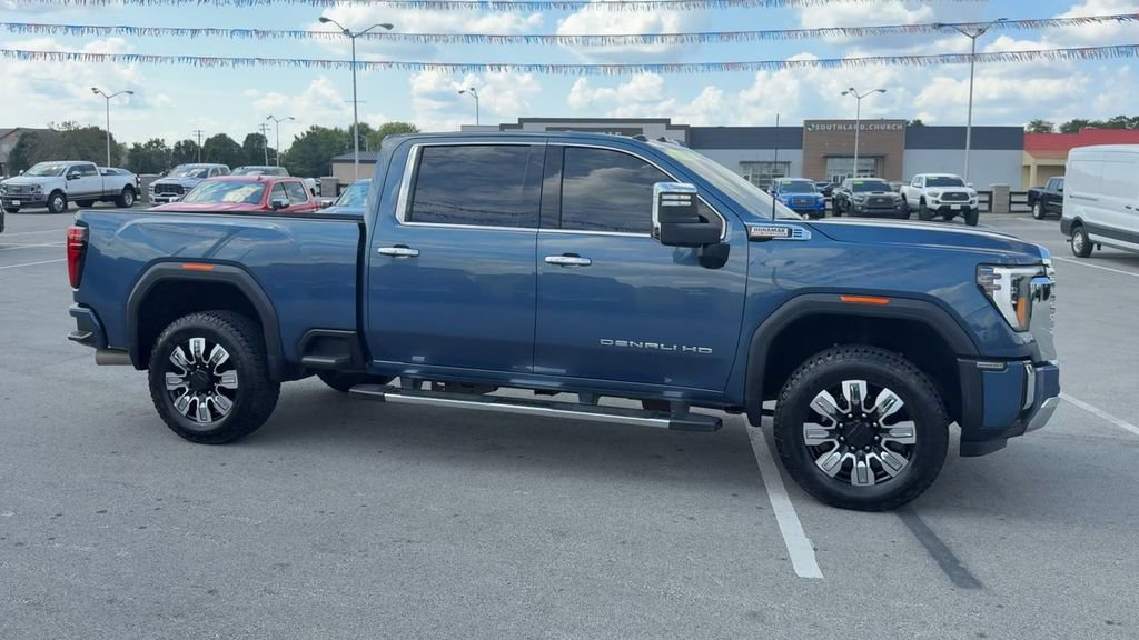Used 2026 GMC Sierra 2500 Denali w/ Denali Reserve Package AWD/4WD image 8