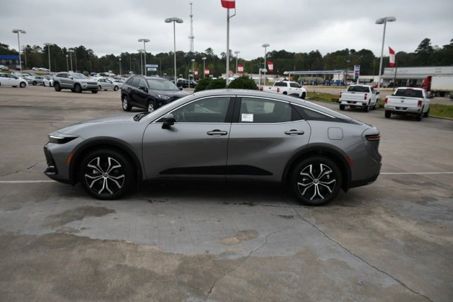 New 2026 Toyota Crown XLE image 2