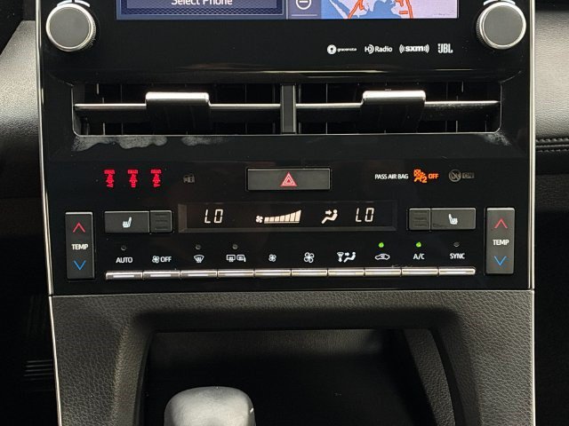 Certified 2020 Toyota Avalon XLE w/ Preferred Accessory Package FWD image 20