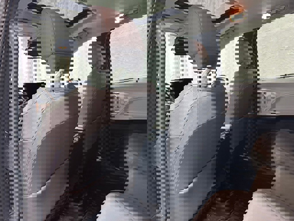 Used 2025 Toyota Sienna XLE image 50