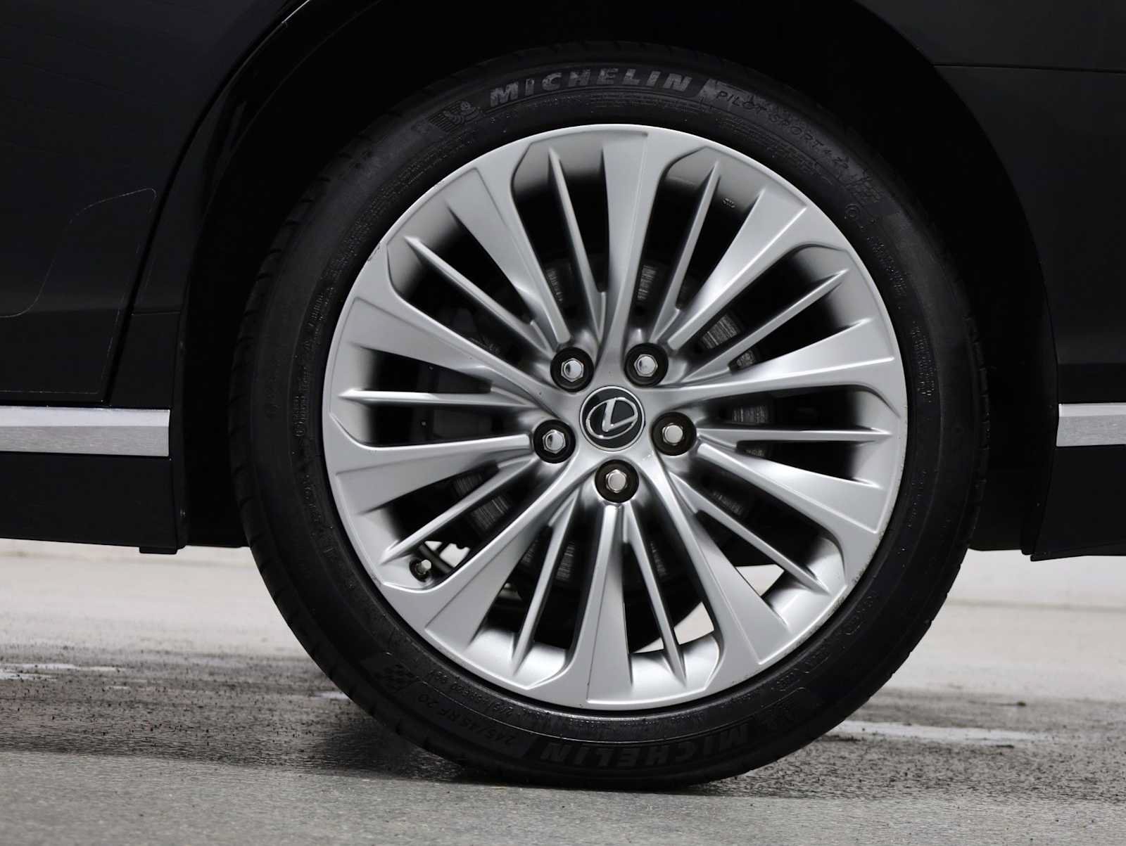 Used 2018 Lexus LS 500 w/ Interior Upgrade Package RWD image 37