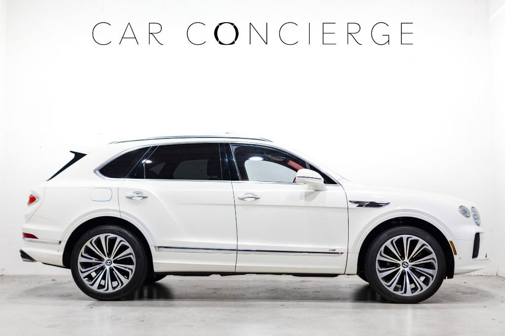 Used 2022 Bentley Bentayga image 4