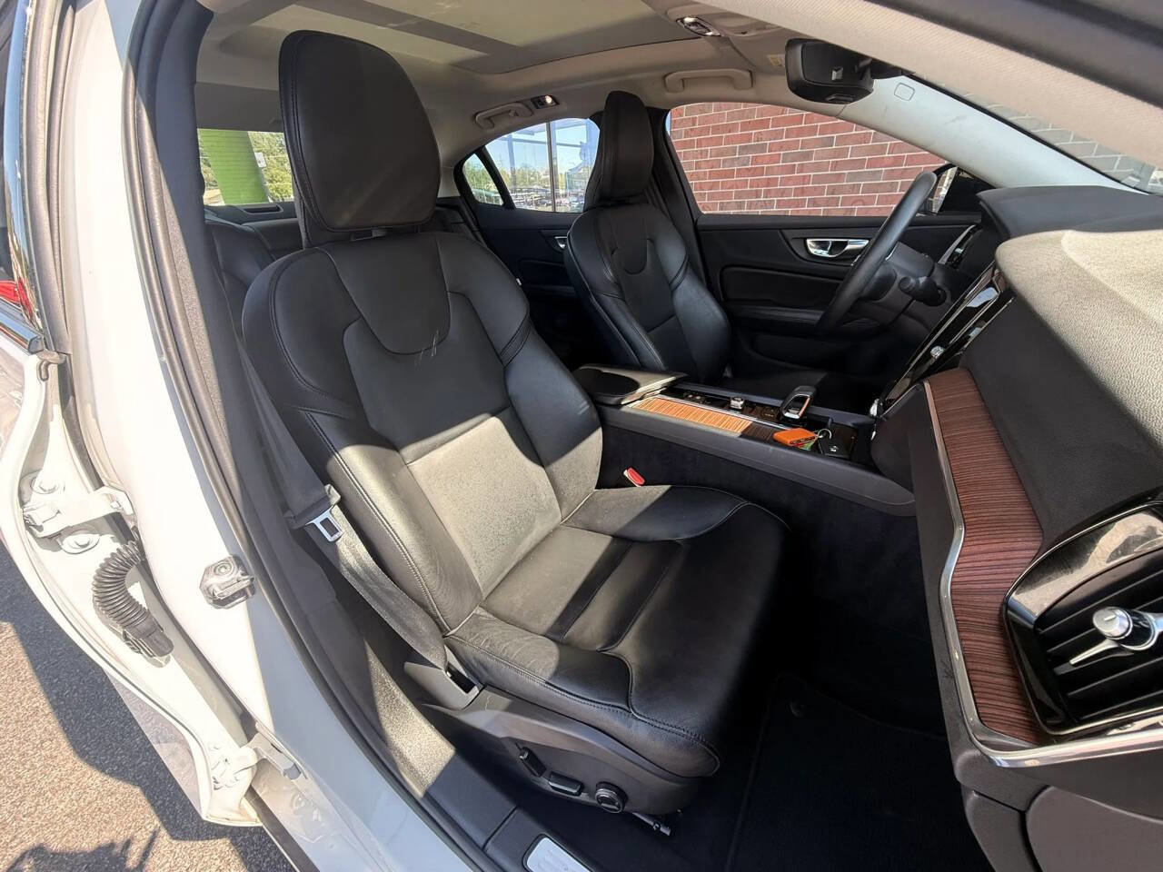 Used 2022 Volvo S60 B5 Momentum AWD/4WD image 17