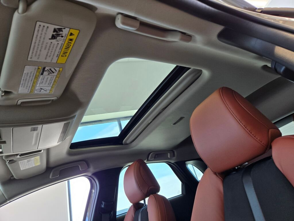 New 2025 MAZDA CX-30 Carbon image 17