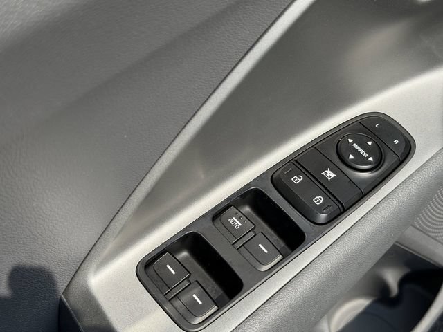Used 2020 Kia Niro LX FWD image 10