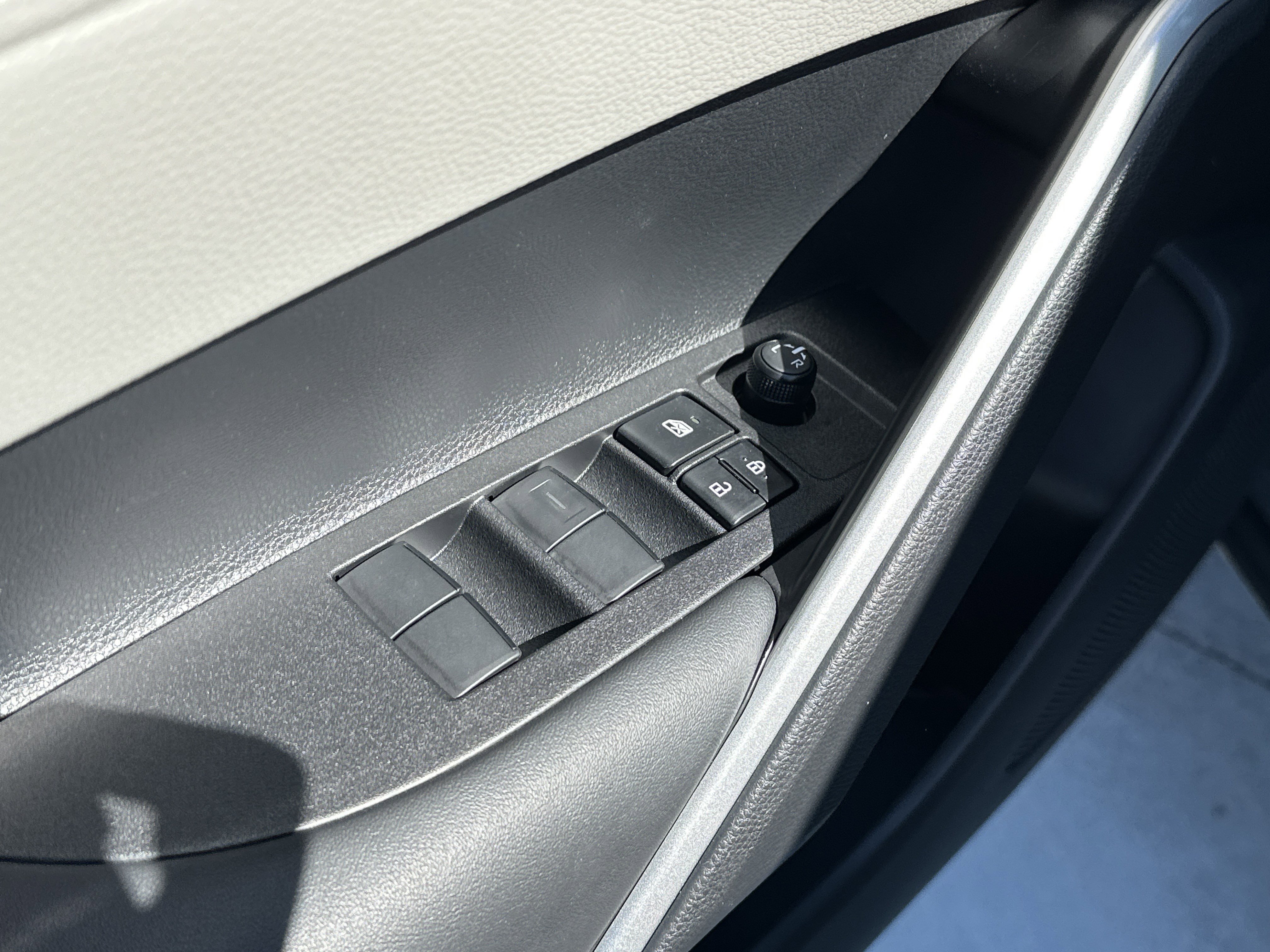 Certified 2026 Toyota Corolla Cross L image 15