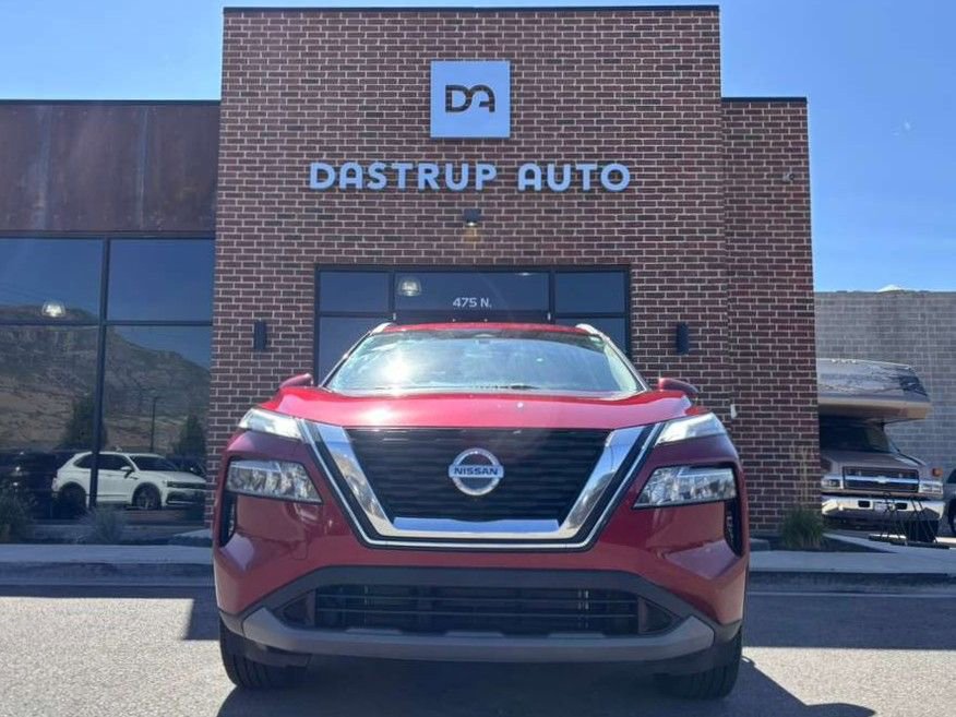Used 2021 Nissan Rogue SV w/ Premium Package image 2