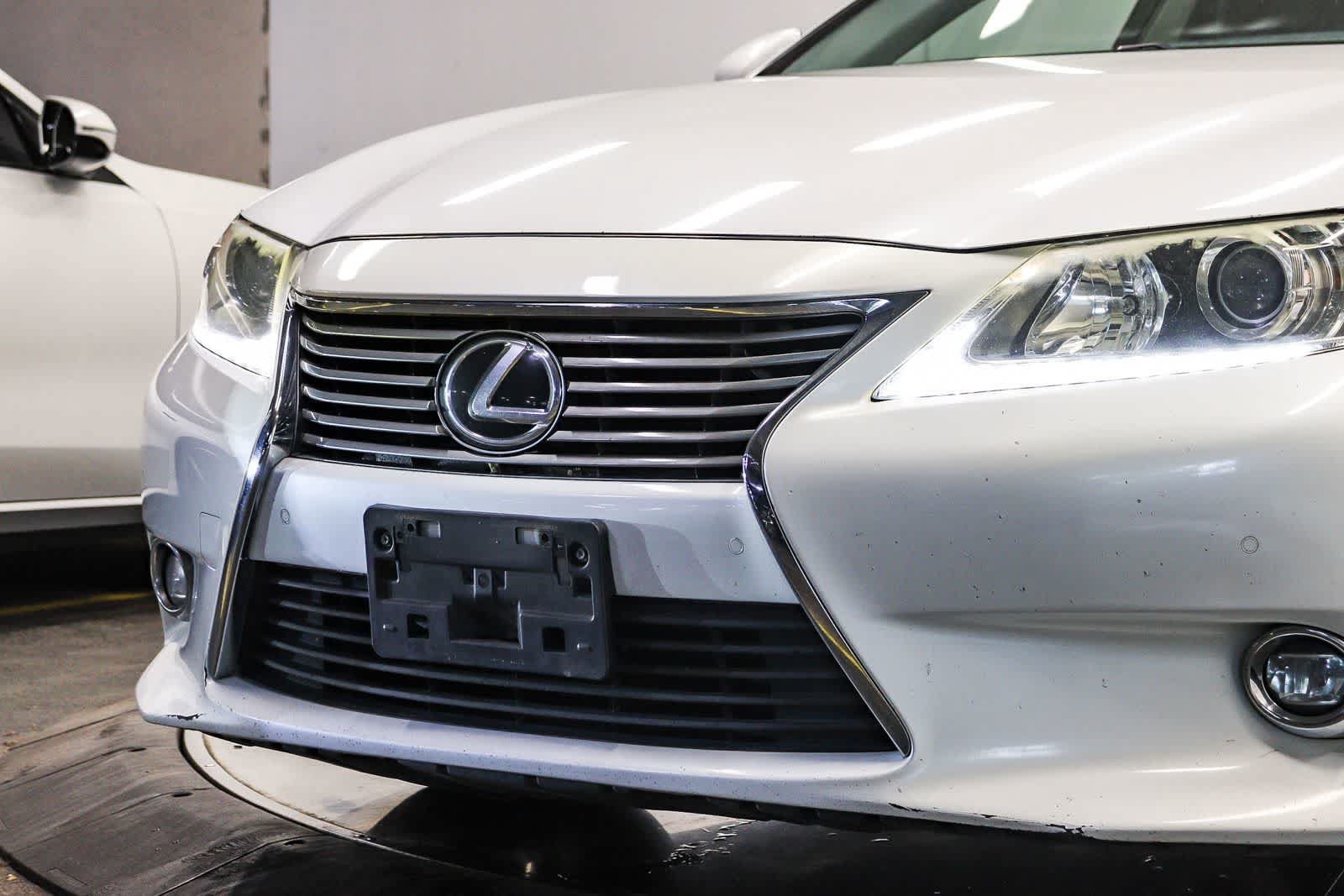 Used 2014 Lexus ES 350 w/ Luxury Package FWD image 5