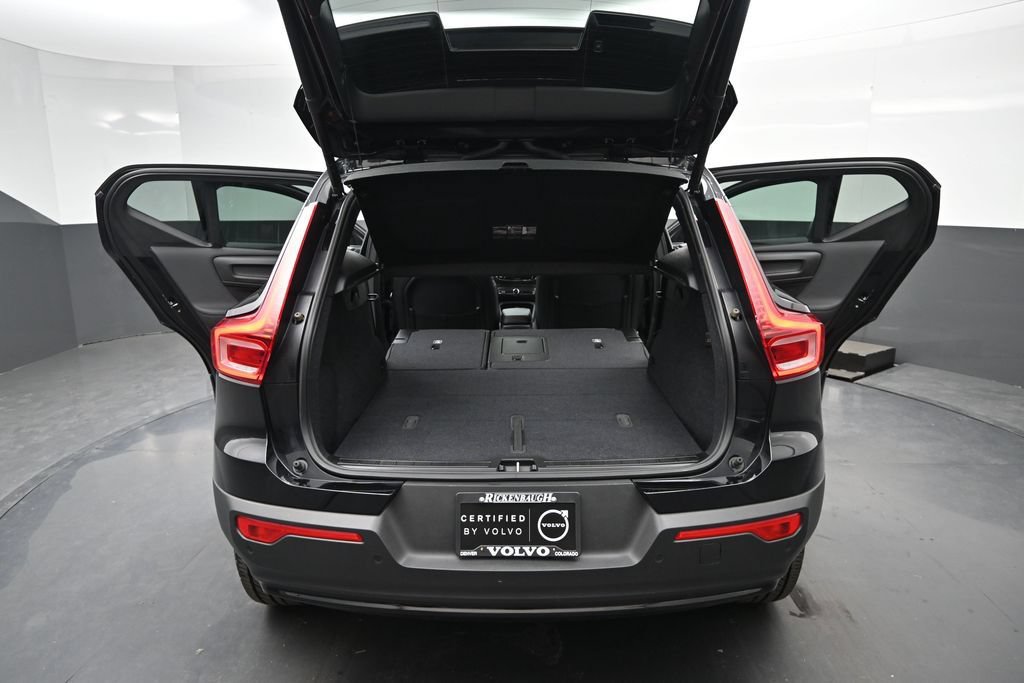 Used 2024 Volvo XC40 B5 Plus w/ Protection Package Premier AWD/4WD image 10