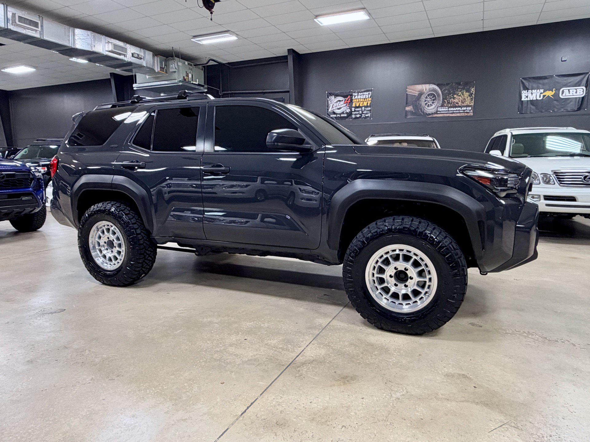 Used 2026 Toyota 4Runner SR5 AWD/4WD image 2