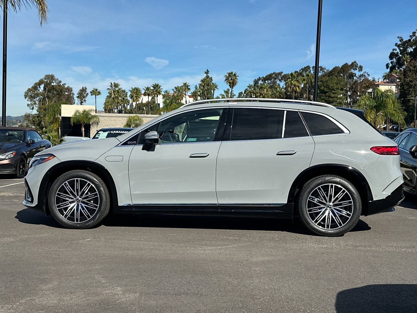 New 2026 Mercedes-Benz EQS 400 4MATIC SUV image 6