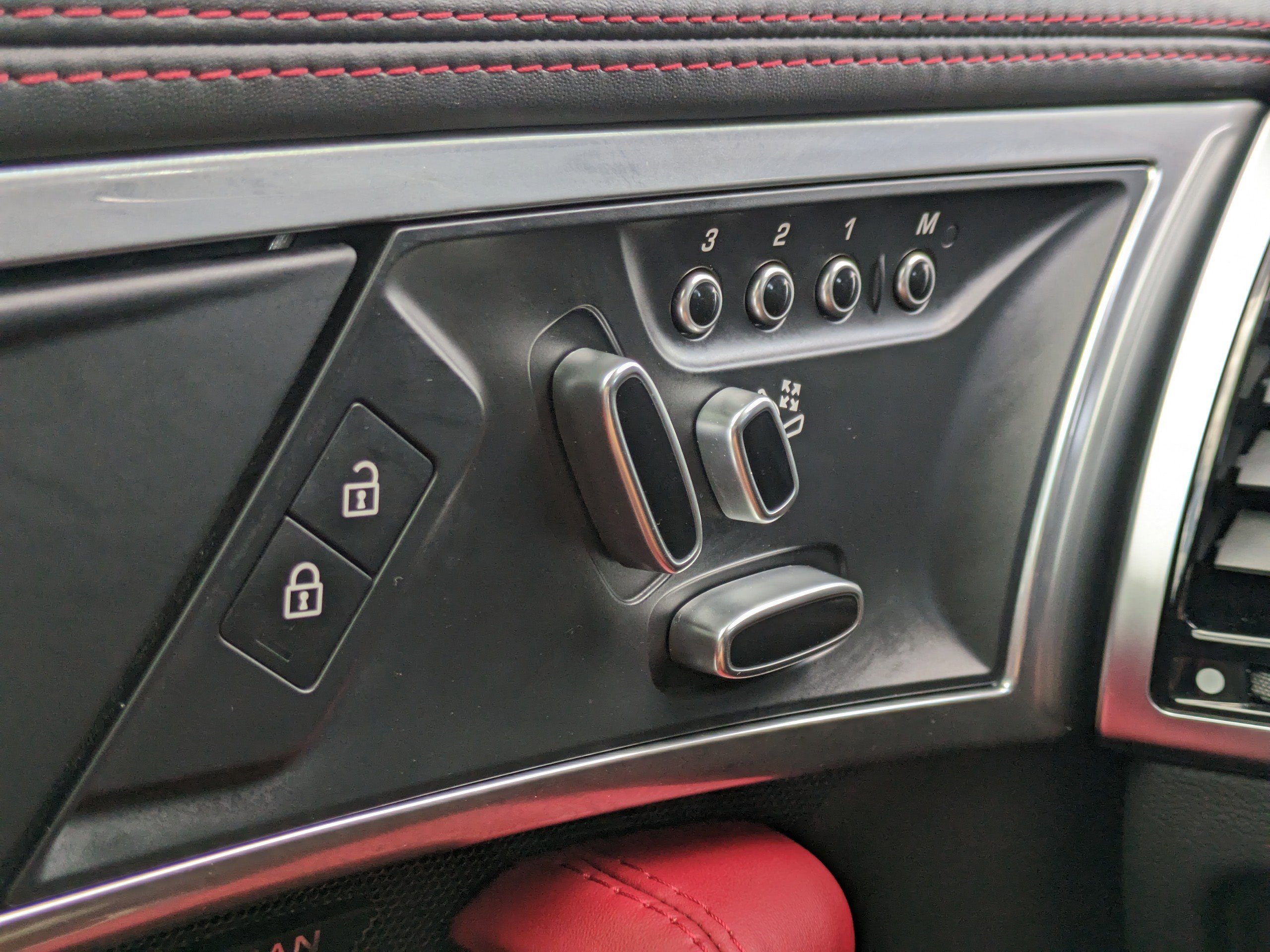 Used 2022 Jaguar F-TYPE R-Dynamic image 22