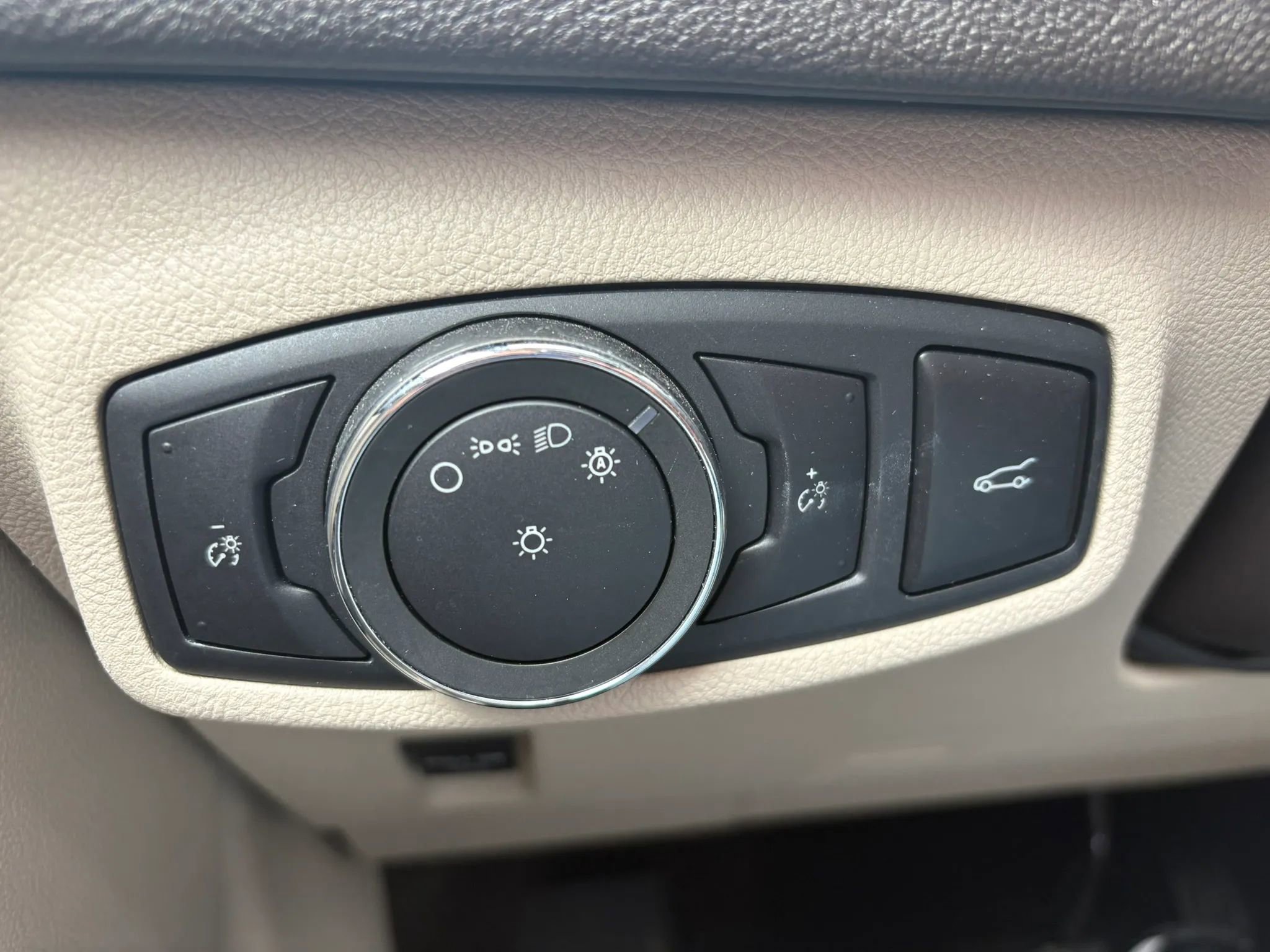 Used 2019 Lincoln MKC Premiere AWD/4WD image 17