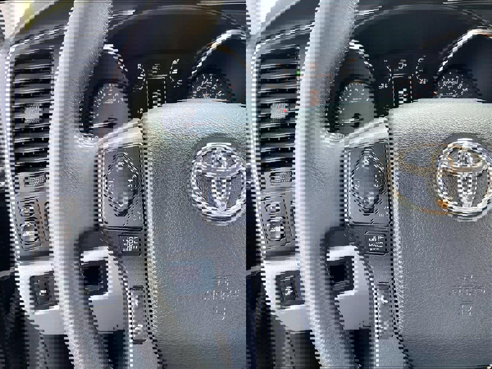 Used 2019 Toyota Sequoia SR5 image 20