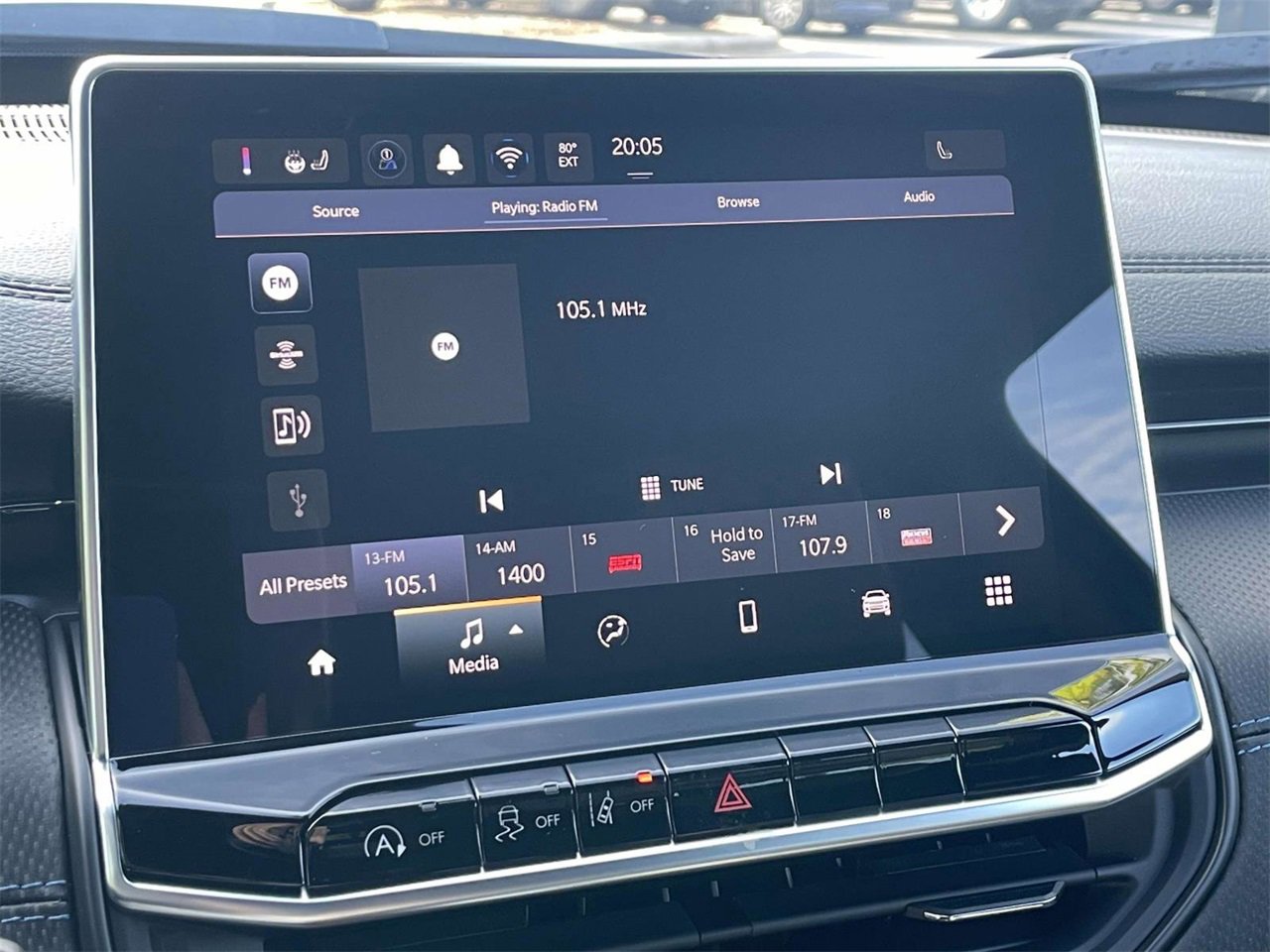 New 2026 Jeep Compass Latitude image 17