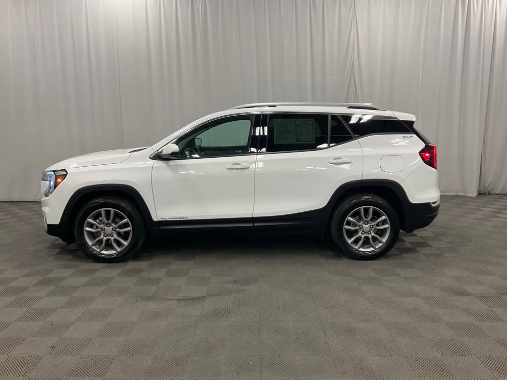Used 2024 GMC Terrain SLT image 15
