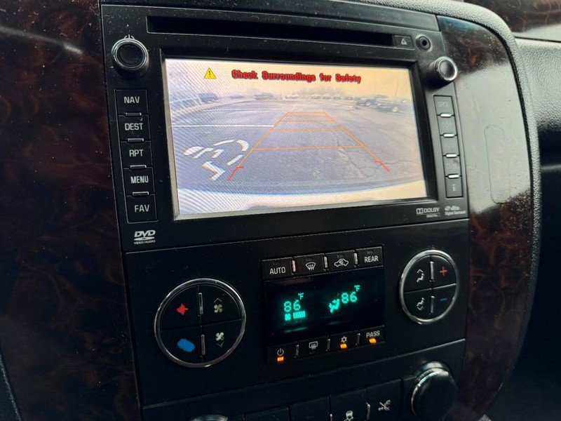 Used 2013 GMC Yukon XL Denali image 23