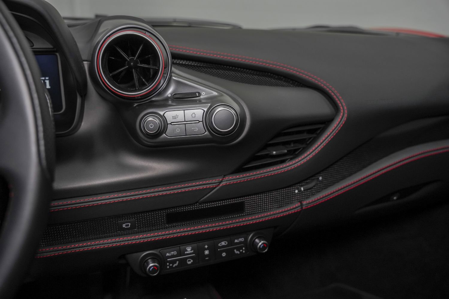 Used 2022 Ferrari F8 Tributo image 47