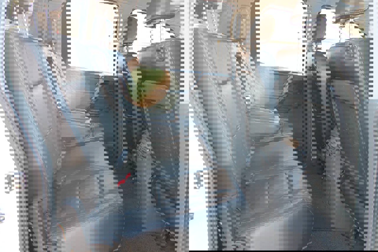 Used 2005 Nissan Titan LE w/ (R02) LE Off-Road Pkg image 25