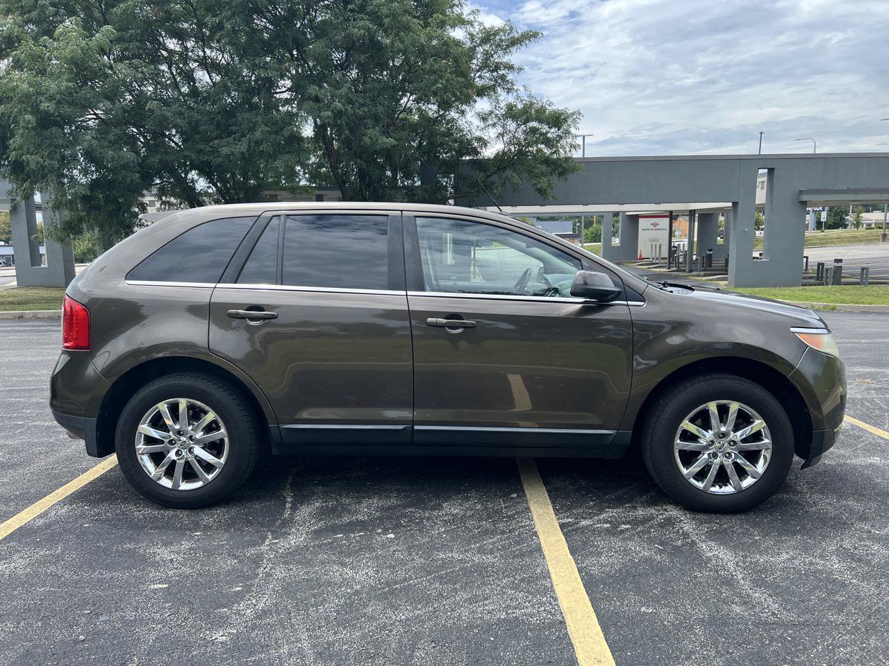 Used 2011 Ford Edge Limited w/ 302A Rapid Spec Order Code AWD/4WD image 7