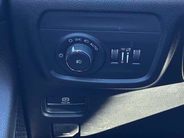 New 2025 Jeep Grand Cherokee L Limited w/ Luxury Tech Group II image 34