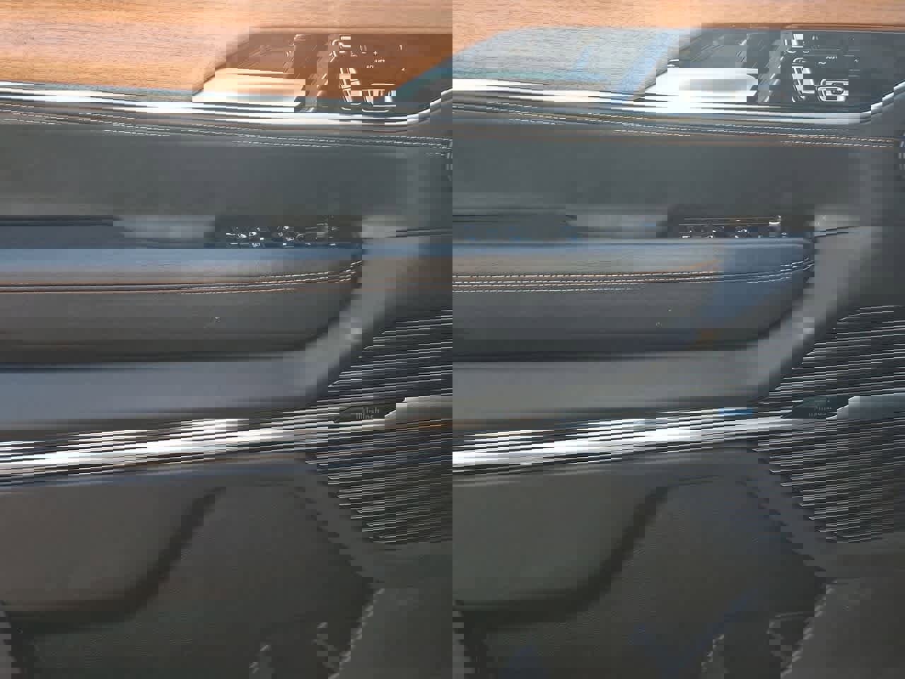 Used 2024 Jeep Grand Wagoneer L Series III image 16