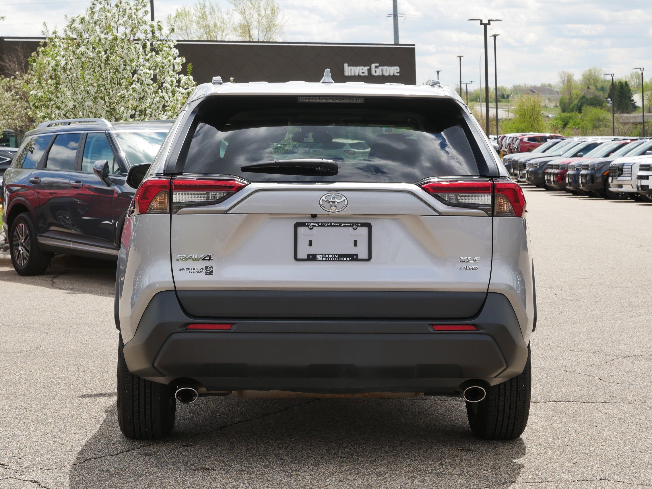 Used 2022 Toyota RAV4 XLE w/ Convenience Package AWD/4WD image 7