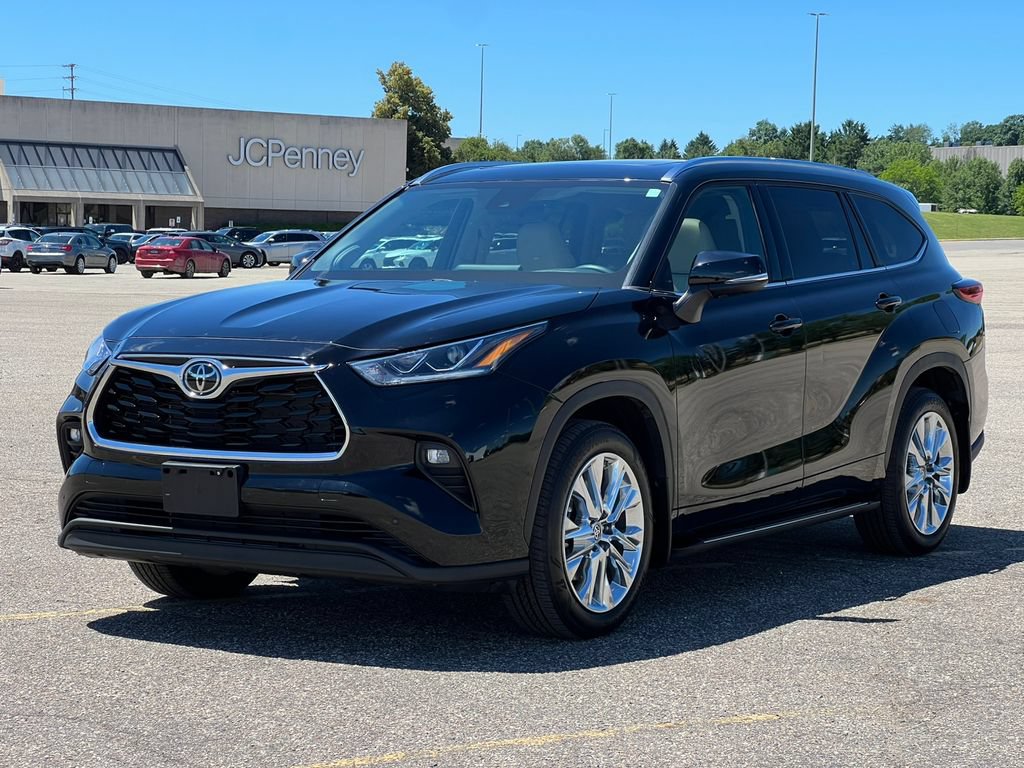 Used 2022 Toyota Highlander Limited AWD/4WD image 49