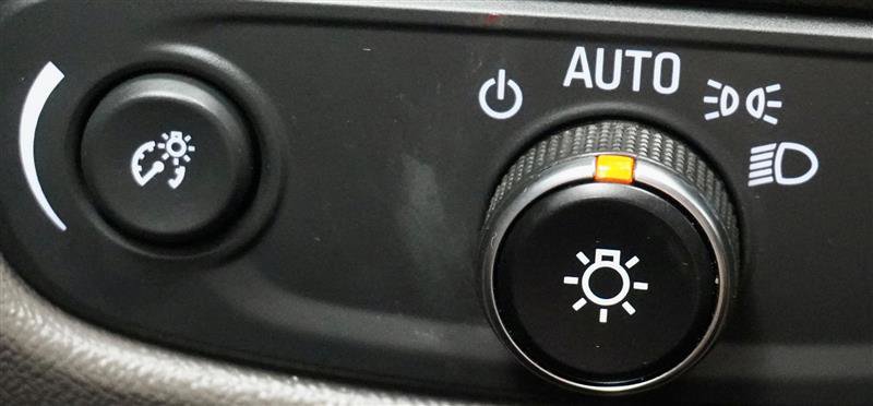 Used 2018 Chevrolet Malibu LT image 26