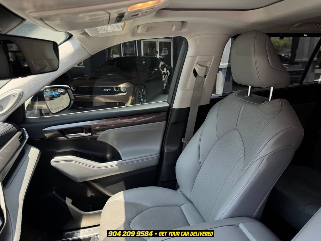 Used 2021 Toyota Highlander Limited FWD image 26