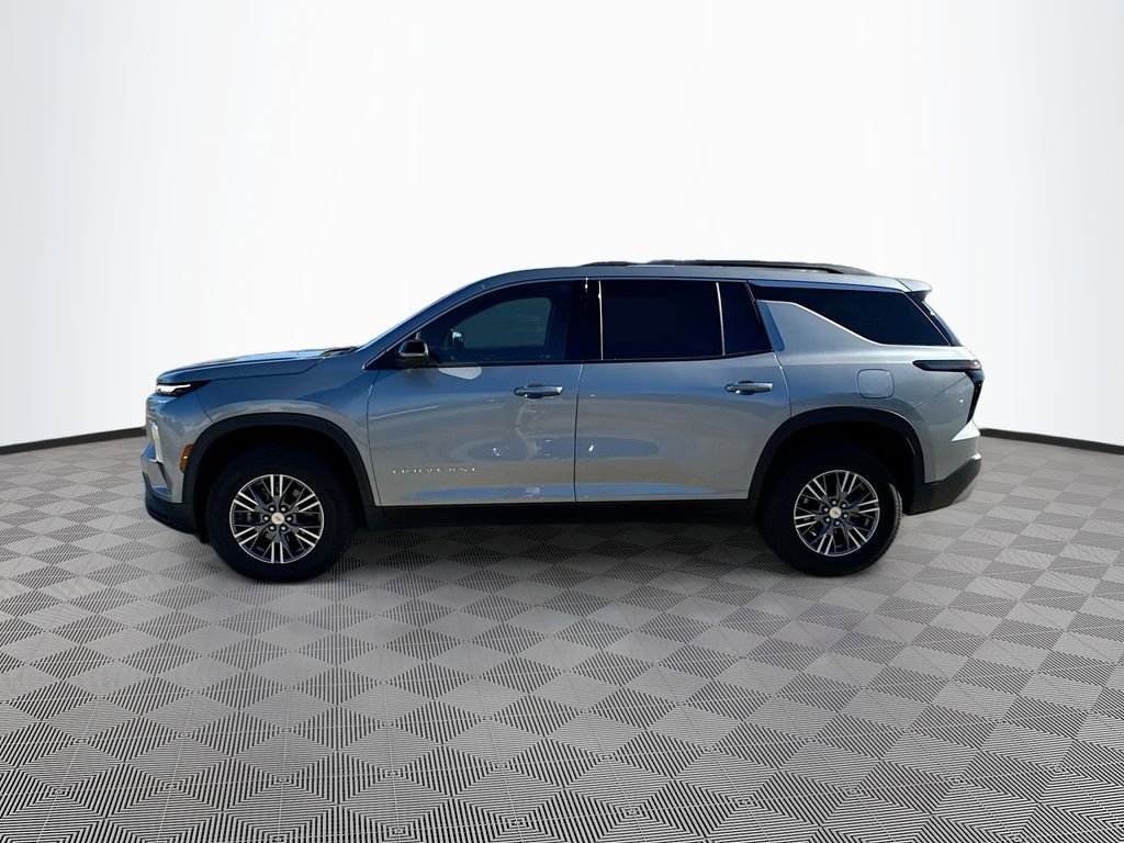 Used 2024 Chevrolet Traverse LT image 8