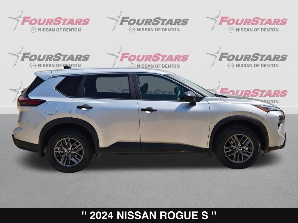 Used 2024 Nissan Rogue S FWD image 3