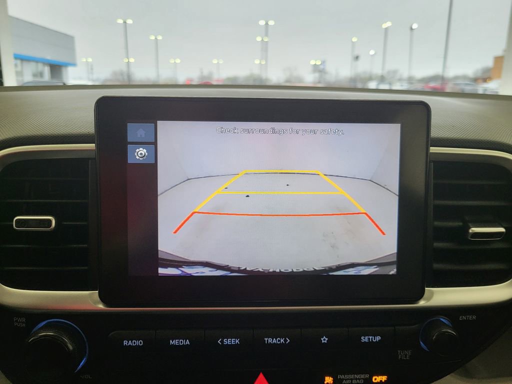 Used 2025 Hyundai Venue SEL image 8