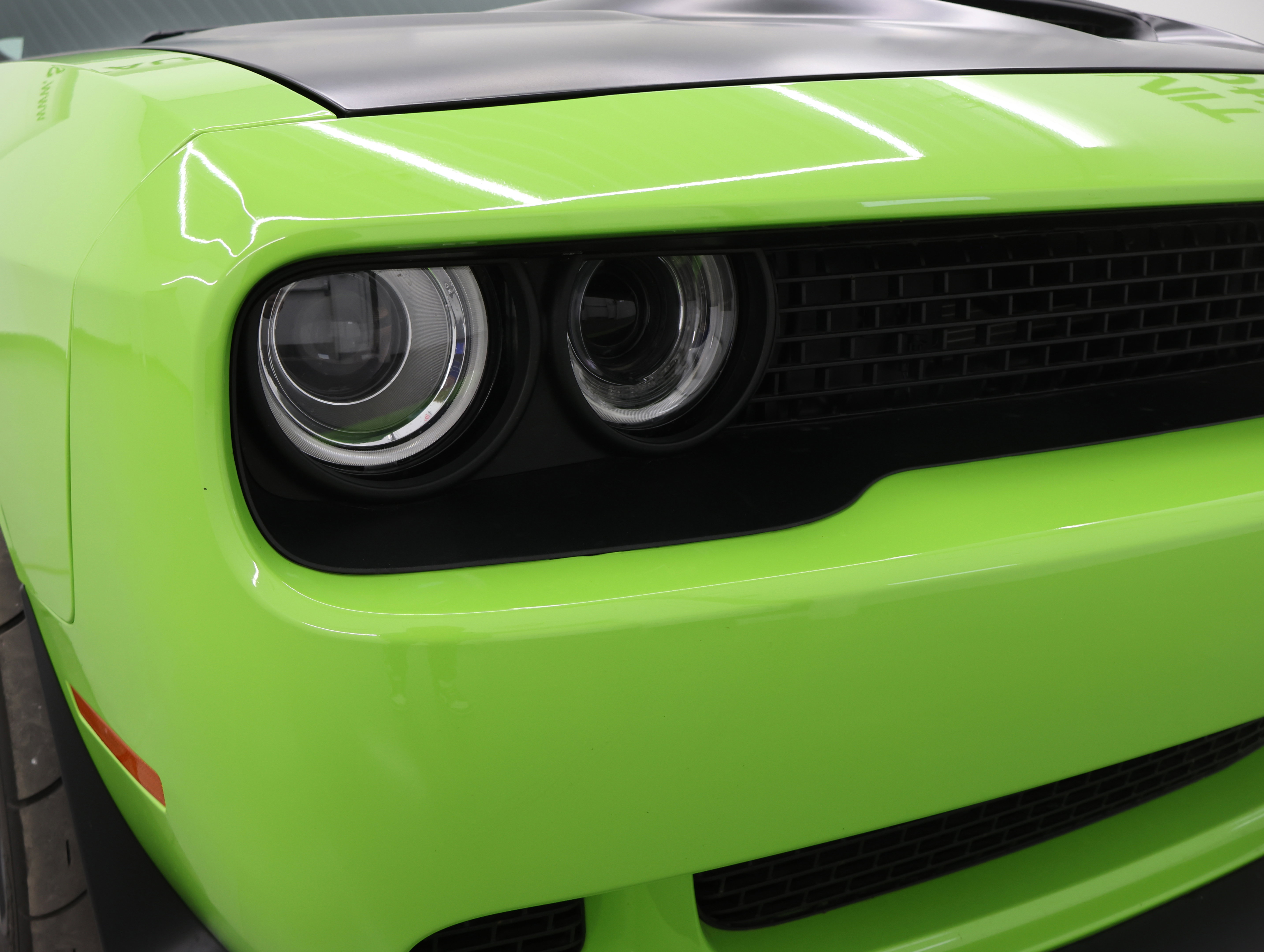 Used 2015 Dodge Challenger SRT Hellcat image 21