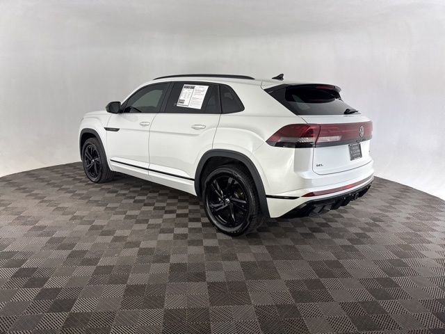 Used 2025 Volkswagen Atlas Cross Sport SEL R-Line image 7