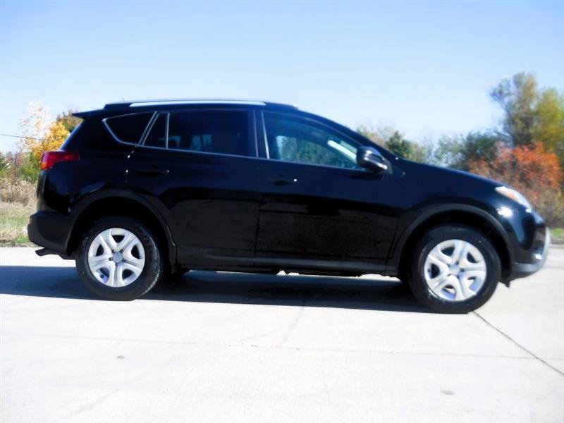 Used 2015 Toyota RAV4 LE FWD image 5