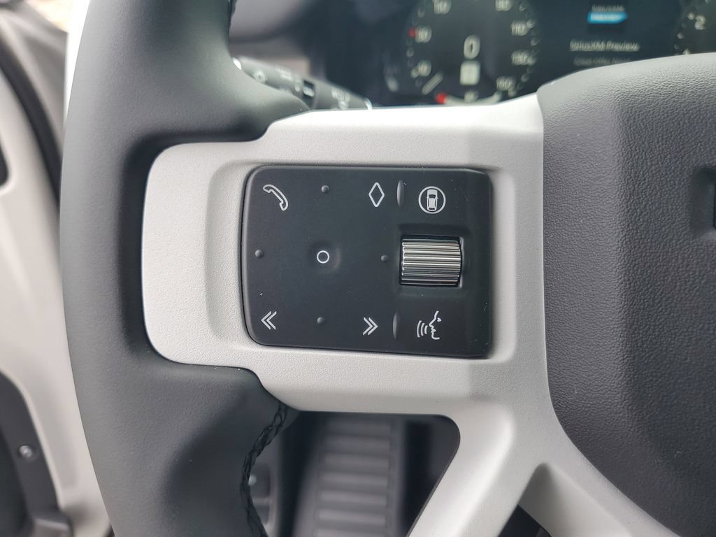 Used 2026 Land Rover Defender 130 X-Dynamic SE AWD/4WD image 19
