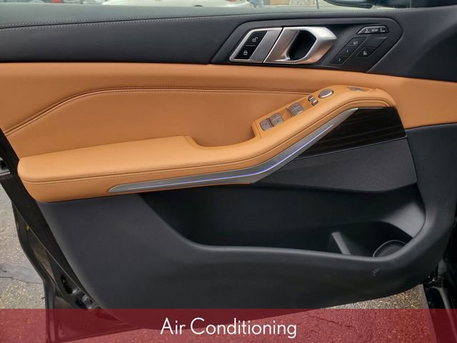 Used 2024 BMW X7 xDrive40i w/ Climate Comfort Package image 16